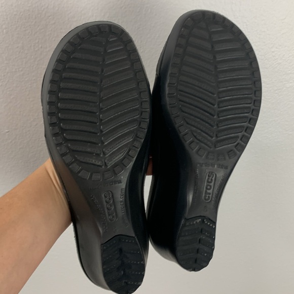 Crocs Kadee Wedge Sandal Size 8 Black - Picture 4 of 7